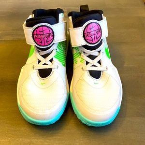 Nike Basketball shoes. Like New!!!!
